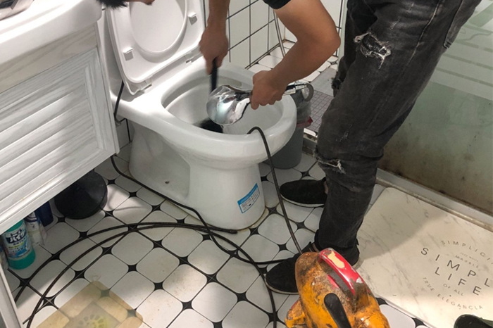 罗庄马桶堵塞自己疏通还是找师傅？专业上门服务让你省时更省心